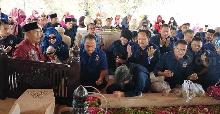 NasDem Kabupaten Kediri Dampingi Bunda Janed Ziarah ke Makam Bung Karno