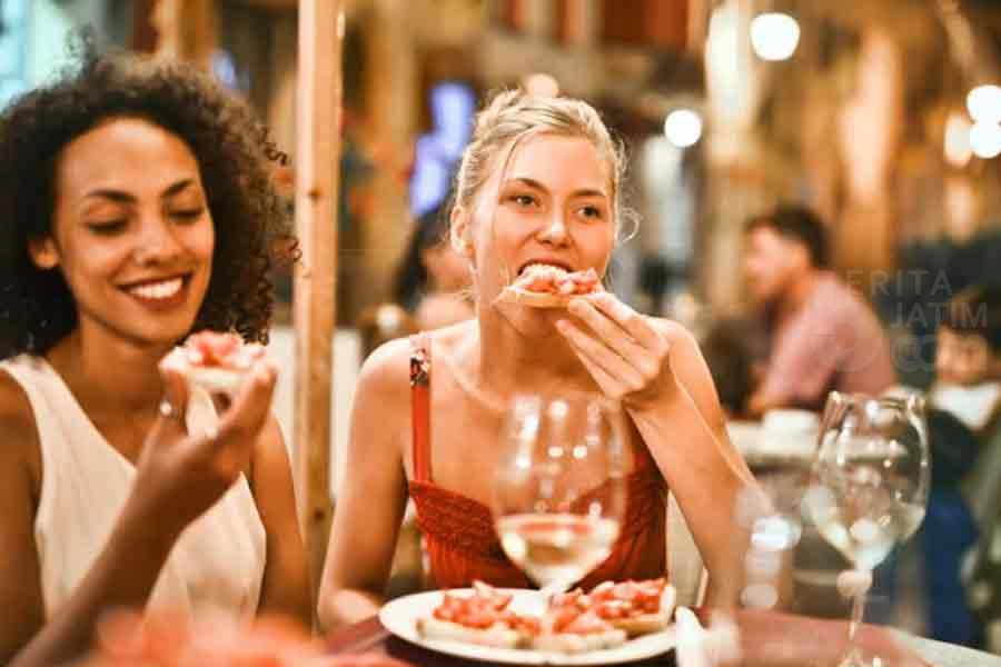 Tak Hanya Makan Banyak, 7 Langkah Ini Ternyata Bisa Bantu Menaikkan Berat Badan Secara Efektif
