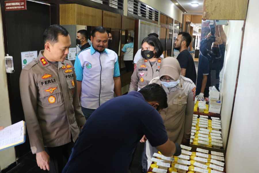 Propam Polres Malang Gelar Tes Urine Dadakan untuk Anggota
