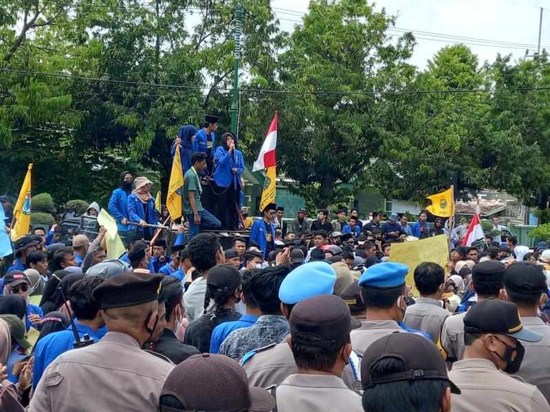 BBM Naik, Perempuan Paling Rasakan Dampaknya