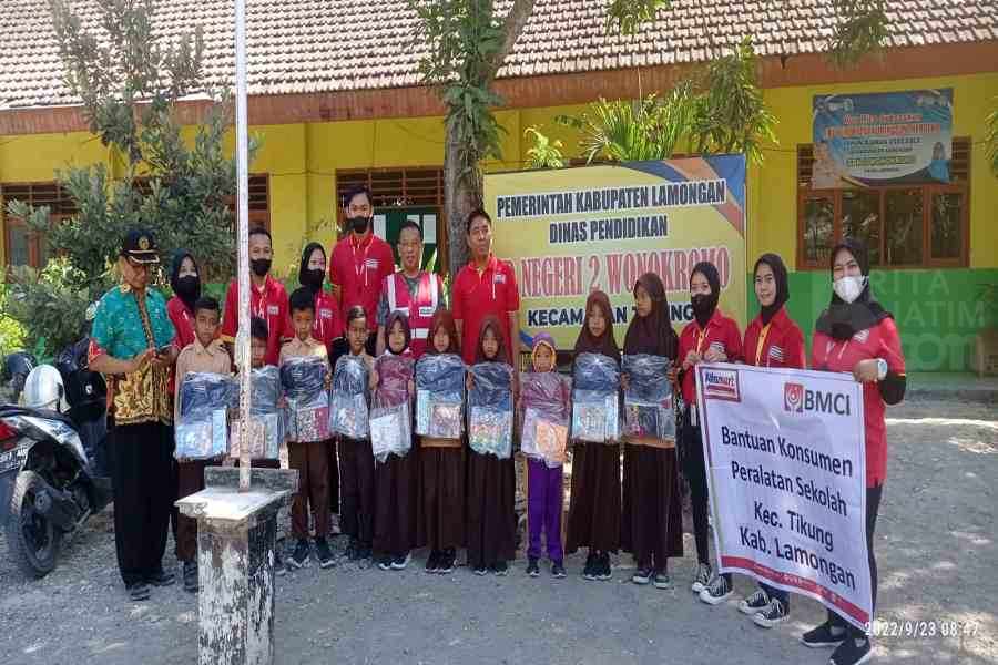 Alfamart Bagikan Donasi Konsumen di Lamongan