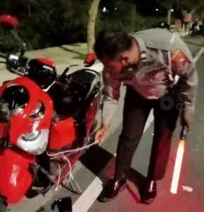 Hantam Dump Truk di Sampang, Pengendara Scoopy Meninggal