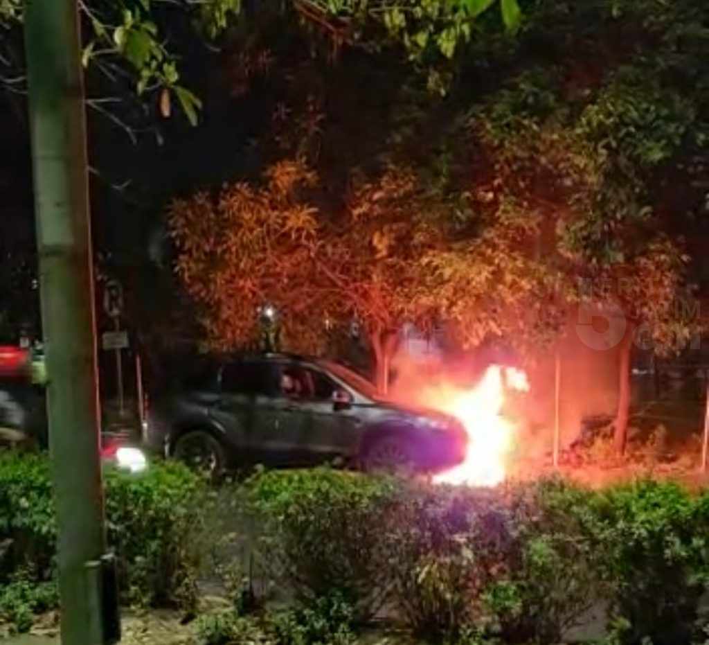 Mobil di Sidoarjo Terbakar Saat Dalam Perjalanan Antarkan Anak Berobat ke Dokter