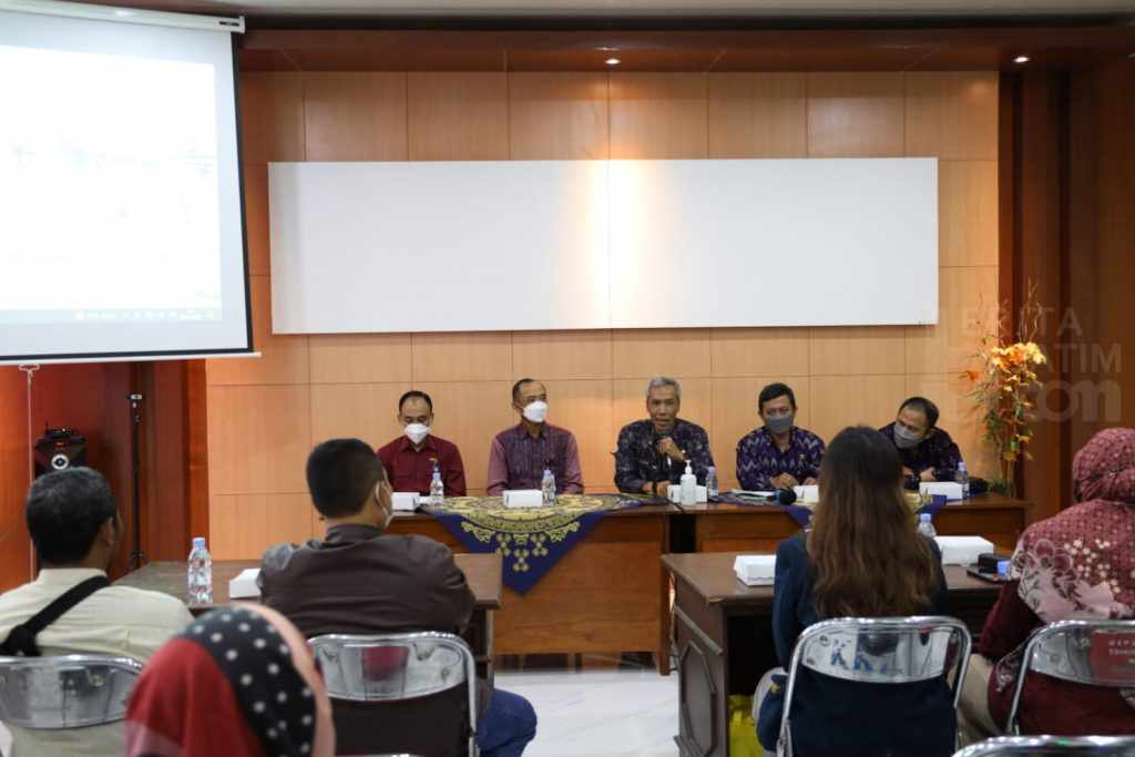 Sadarkan Pentingnya Legalitas Hukum, DKPP Kota Kediri Edukasi Pengusaha Perikanan Terkait Perizinan