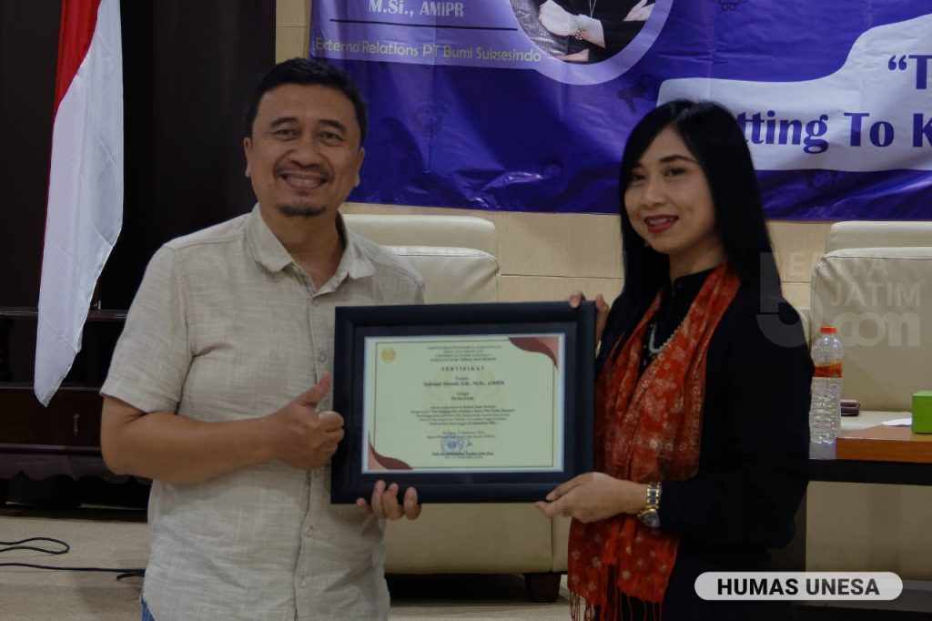 Beri Kuliah Tamu di Unesa, Perhumas Surabaya Raya Kenalkan Tugas dan Peran Kehumasan