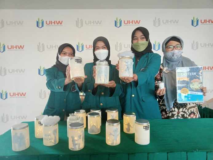Lampu Tidur Karya Mahasiswa UHW Perbanas Surabaya Ini Bisa Usir Insomnia