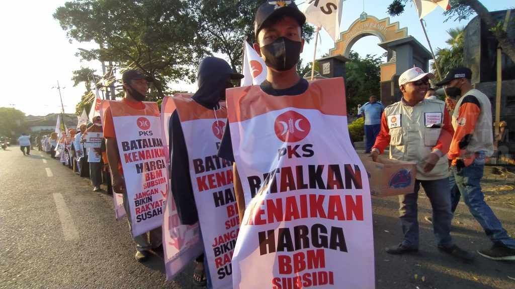 PKS Kabupaten Pasuruan Flas Mob, Suarakan 4 Poin Tuntutan Penurunan Harga BBM
