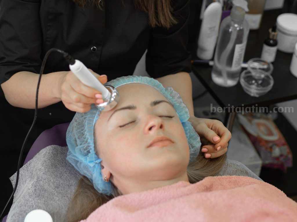 Bekas Jerawat Sulit Hilang? Berikut Cara Mengatasinya Secara Medis