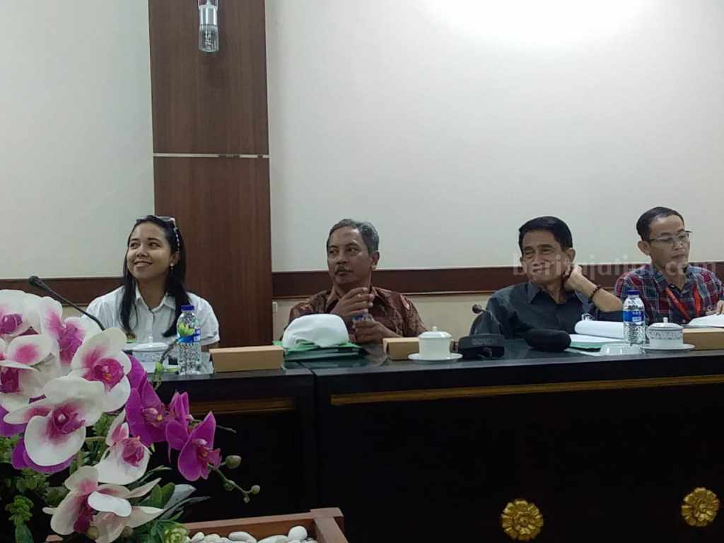 Jember Fashion Carnaval Kritik Raperda Pariwisata Daerah