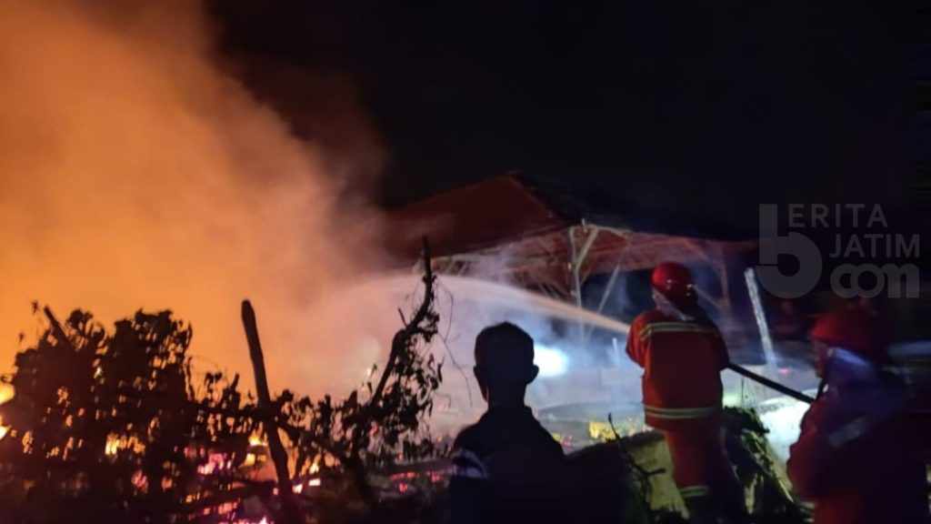 Pemilik Tidur, Rumah Joglo dan Sapi Warga Tuban Hangus Terbakar