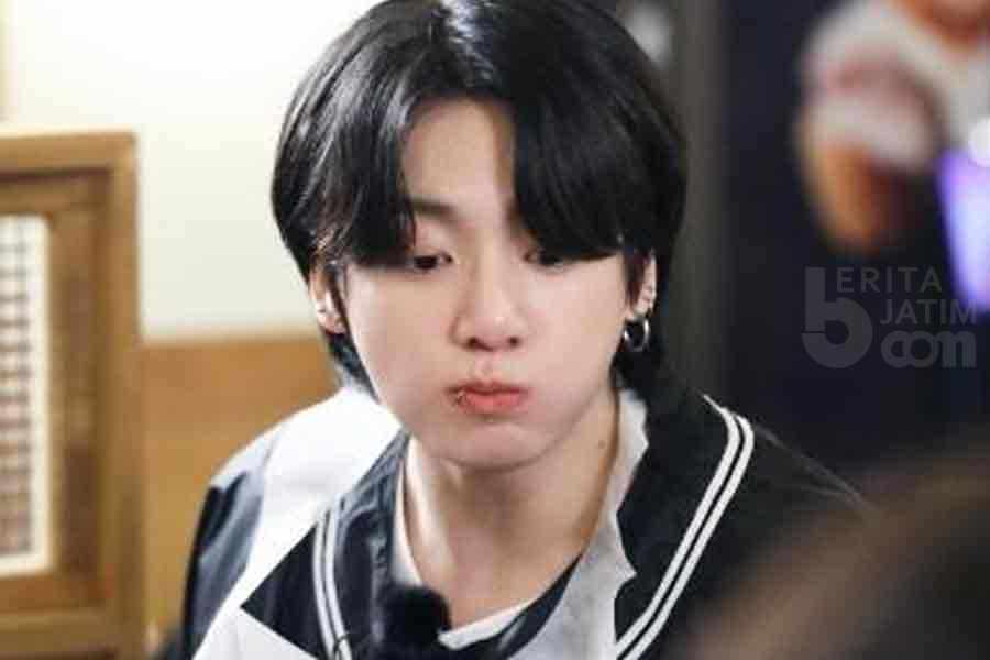 Bikin Geleng Kepala, 12 Idol Ini Punya Kebiasaan Aneh Saat Makan