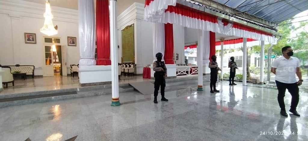 Kado Pahit Hari Jadi Bangkalan, Kantor Pemkab Digeledah KPK