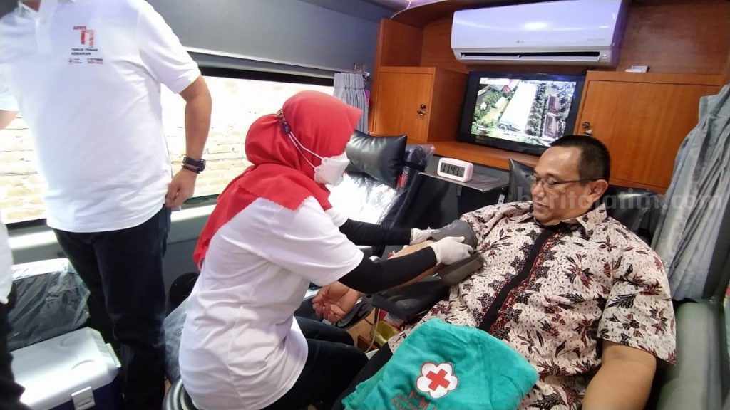 PMI Lamongan Luncurkan Mobil Donor Darah Baru