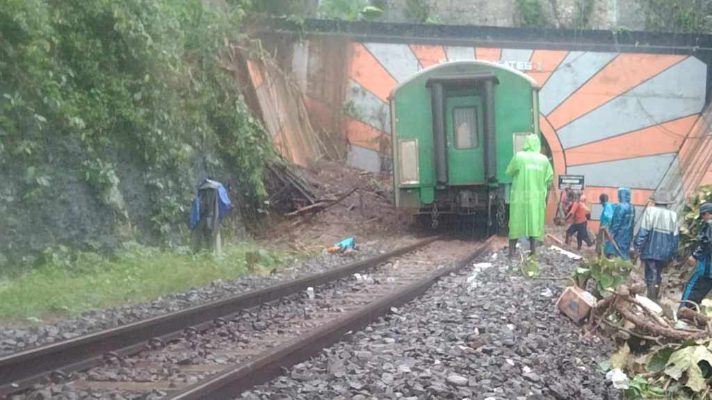 Jalur Kereta Aman, PJT 1 Evaluasi Pasca Longsor di Terowongan Karangkates