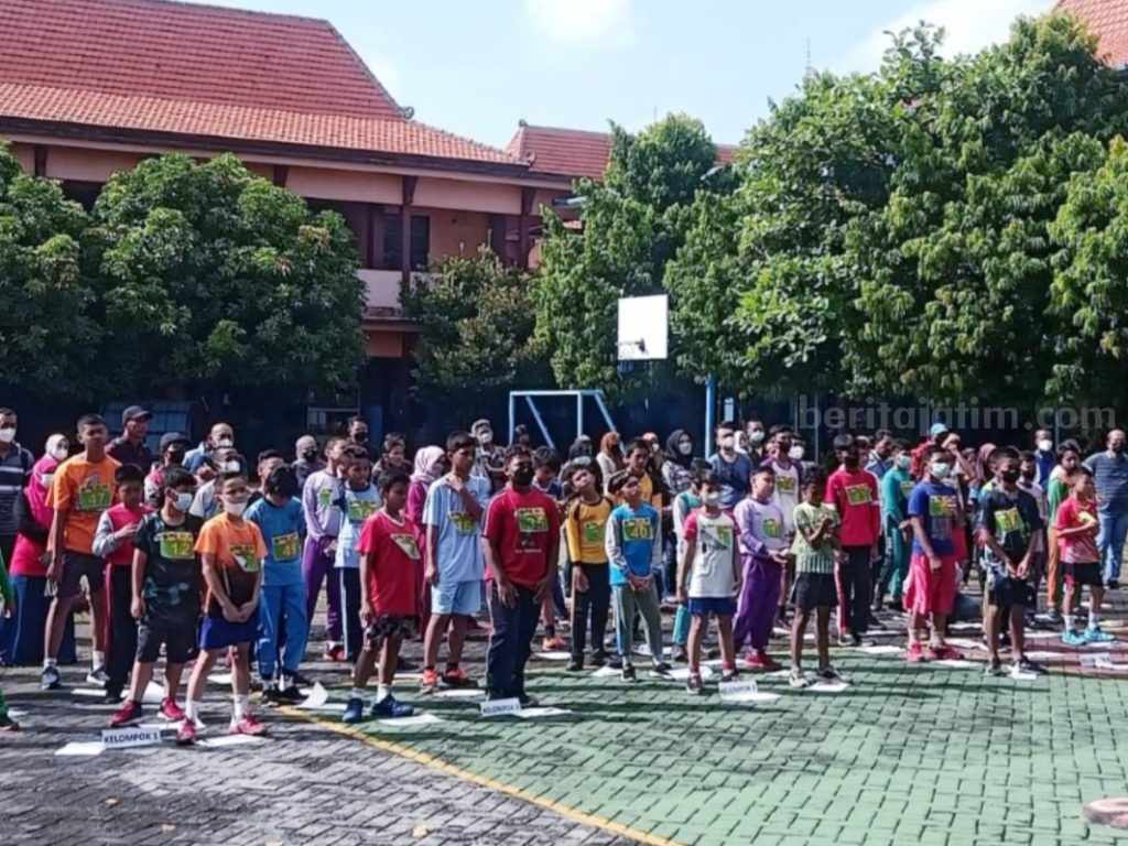 Siswa KKO Sidoarjo Dapat Jatah Makan Gratis