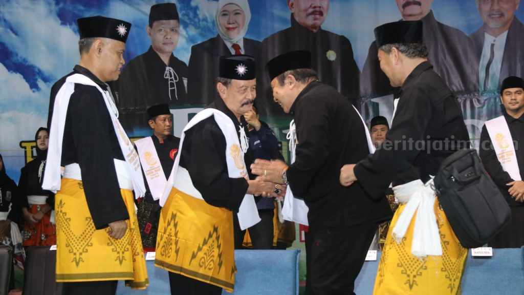 Seabad PSHT, Bupati Jember Hendy Dikukuhkan Jadi Warga Kehormatan