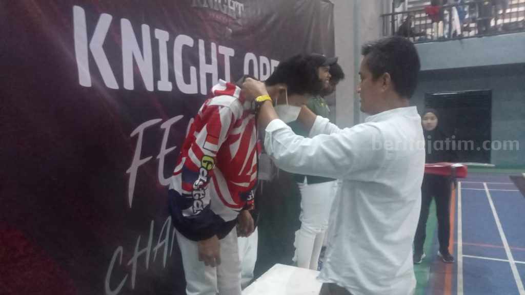 Atlet Anggar Surabaya Raih Juara Umum di Bogor Knight Open