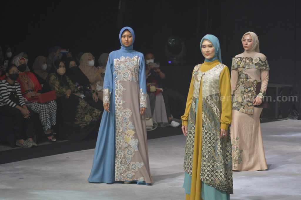 Luncurkan Koleksi Terbarunya di 2022, Lia Afif Usung Batik Jombang