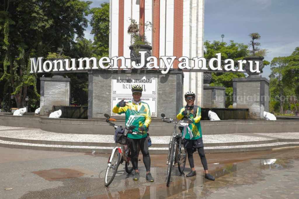 Tetap Bugar Saat Gowes Keliling Jawa, 2 Pesepeda Ini Jalani Konsep Karnus