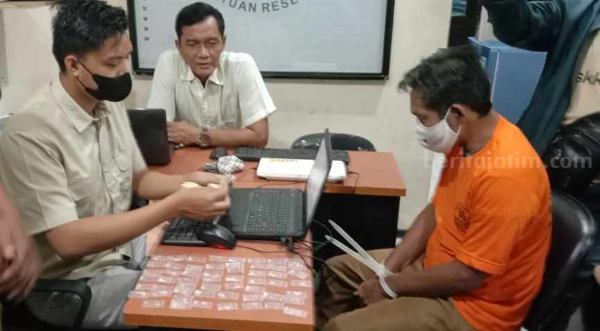 Pengedar Narkoba di Bangkalan Menangis saat Ditangkap Polisi