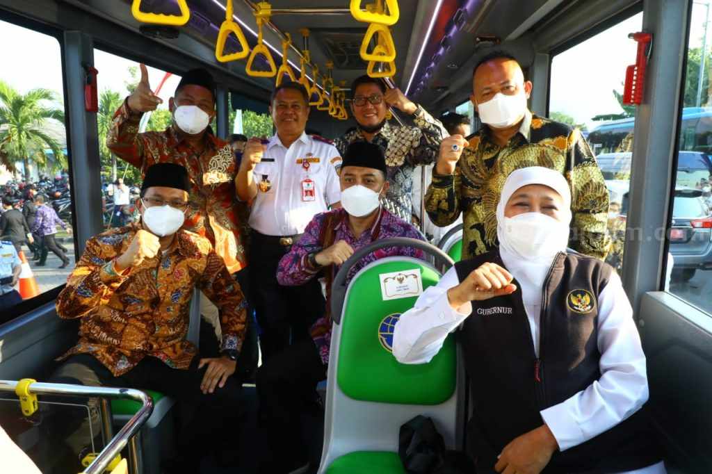 Hari Jadi ke-77 Jatim, Khofifah: Nikmati Bus Trans Jatim Gratis Satu Hari Penuh