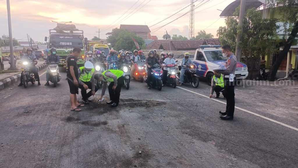 Terpeleset Solar Tumpah, Warga Lekok Pasuruan Meninggal Dunia