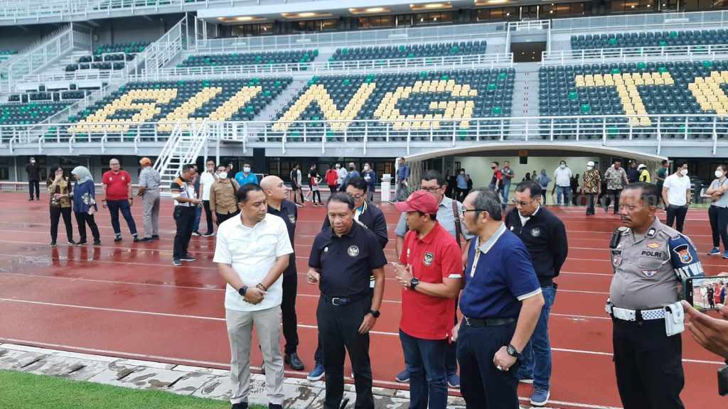 Catatan FIFA Hanya pada Rumput Stadion Gelora Bung Tomo