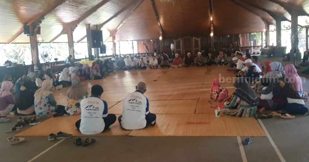 Doa Bersama untuk Teddy Minahasa, Kades di Pasuruan: Biar Beliau Dijauhkan dari Fitnah