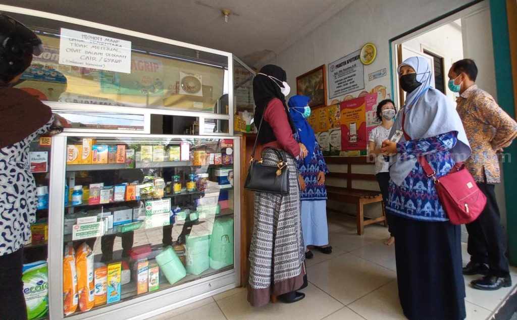 Dinkes Kota Pasuruan Lakukan Razia Obat Sirup di Dua Apotik