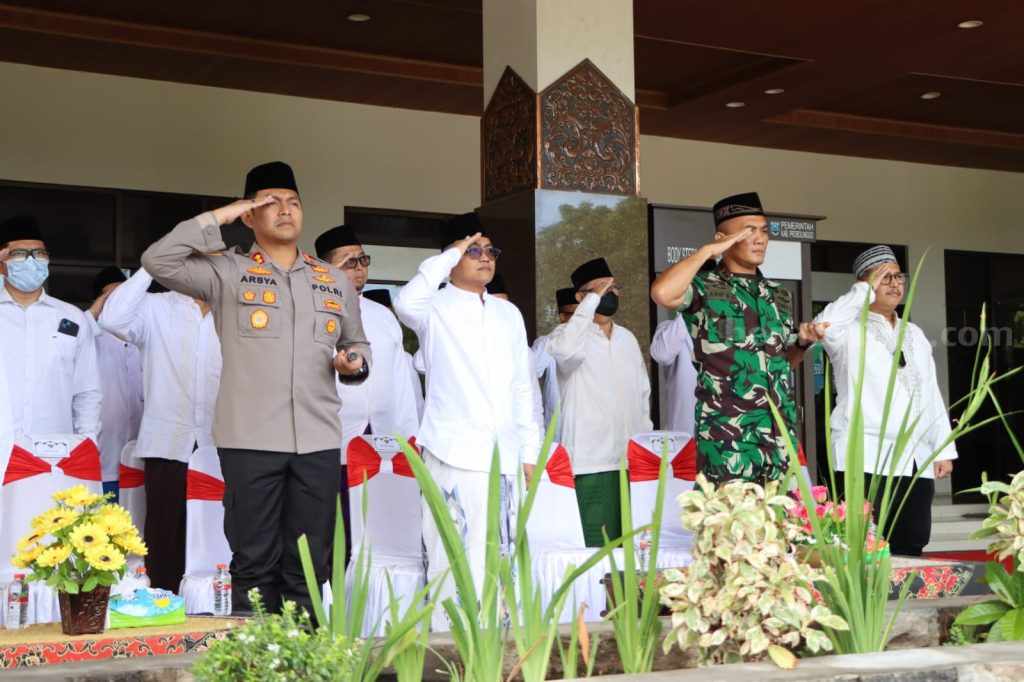 Ikuti Upcara HSN Dengan Ratusan Santri, Ini Pesan Kapolres Probolinggo