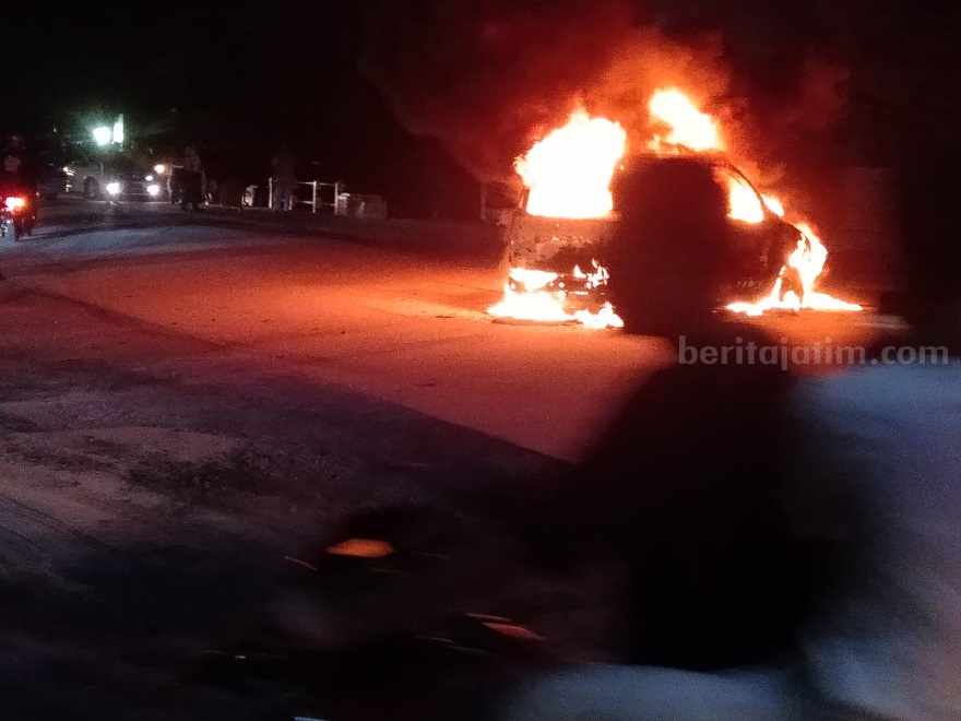 Mobil Terbakar di SPBU Gending Probolinggo, Pemilik Terluka