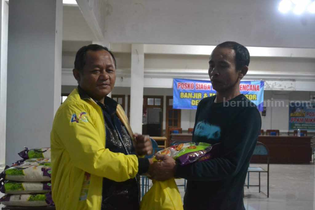 Takziah Rumah Korban Longsor, Golkar Jatim Tawarkan Beasiswa Pendidikan