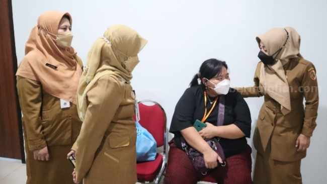 Puluhan Warga Kabupaten Mojokerto Ikuti Operasi Katarak Gratis
