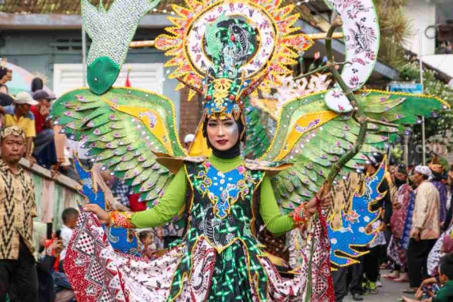 Lamongan Gelar Festival Nasi Muduk dan Sendagagung Batik Carnival