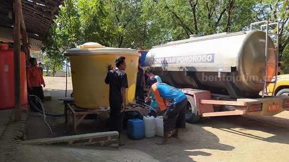 BPBD Ponorogo Droping Air Bersih ke Dusun Jenggrik Sepekan 2 Kali