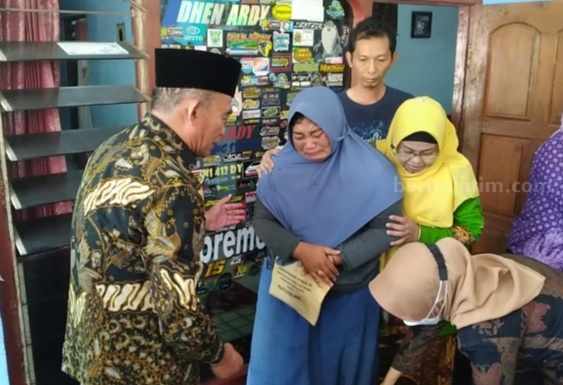 Menko PMK Kunjungi Keluarga Korban Meninggal Tragedi Kanjuruhan Asal Probolinggo