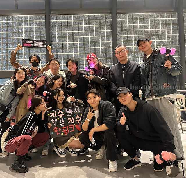 Pemeran Drama Snowdrop Reuni di Konser BLACKPINK, Ada Jung Hae In