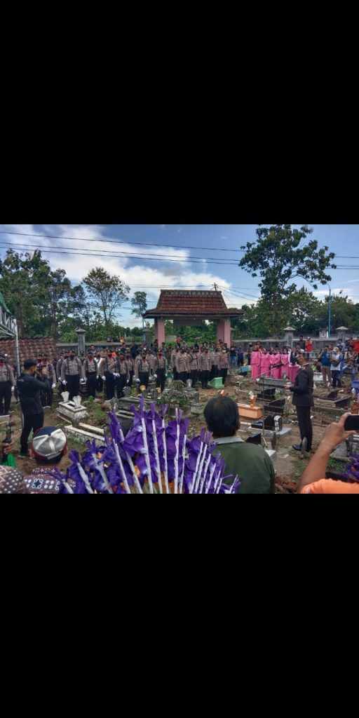 Gugur dalam Tragedi Kanjuruhan, Pemakaman Brigadir Andik Purwanto Dilakukan Secara Kedinasan