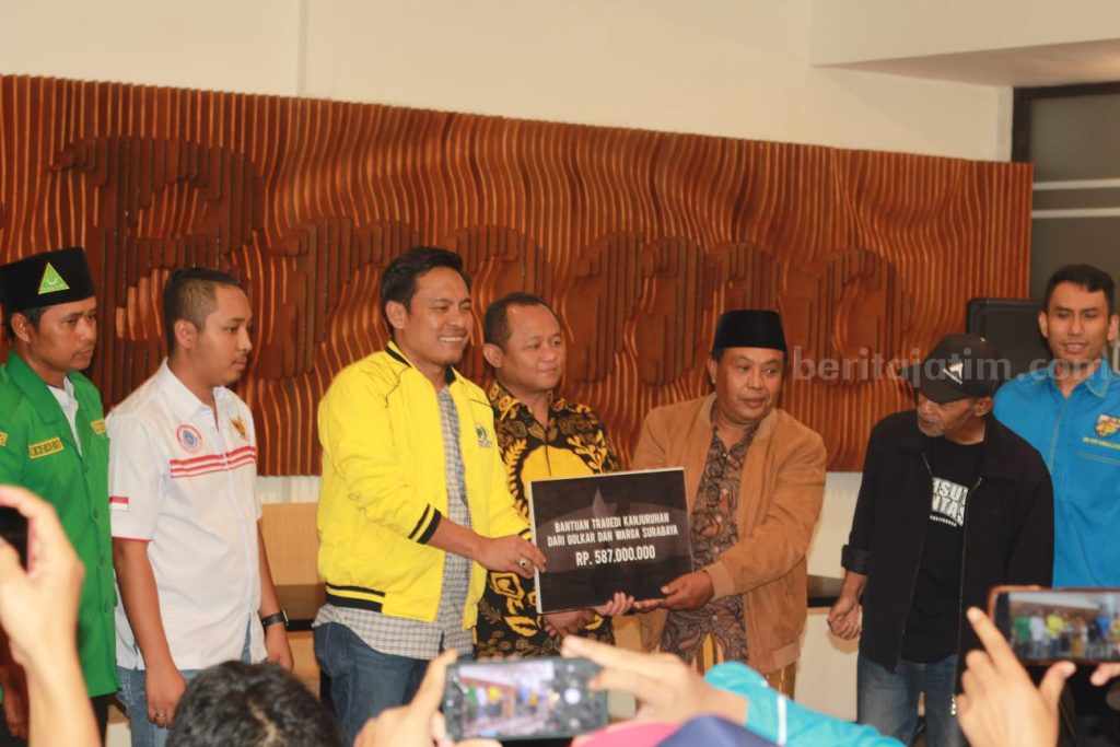 Arek Suroboyo Beri Bantuan Rp 587 Juta Bagi Aremania Korban Tragedi Kanjuruhan