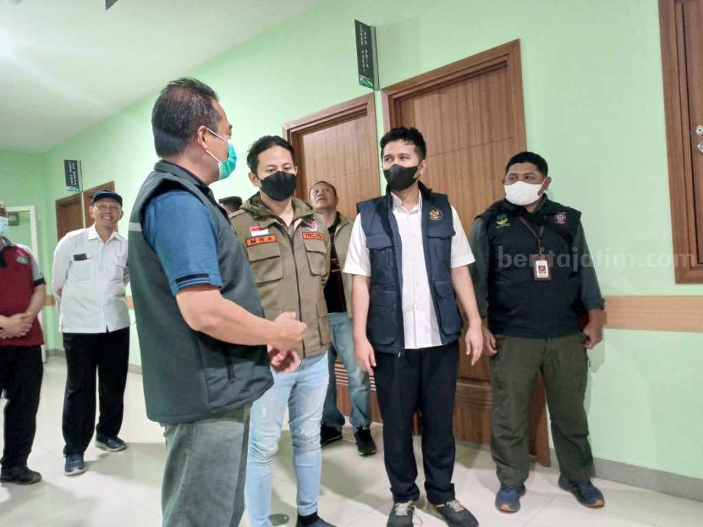 Bupati Trenggalek Dampingi Wagub Jatim Tinjau Bencana Banjir
