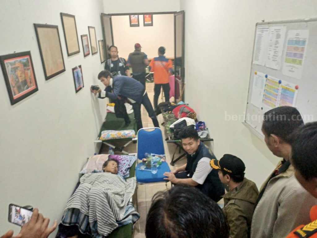 Begini Upaya Bupati Trenggalek Atasi Dapur Umum Korban Banjir