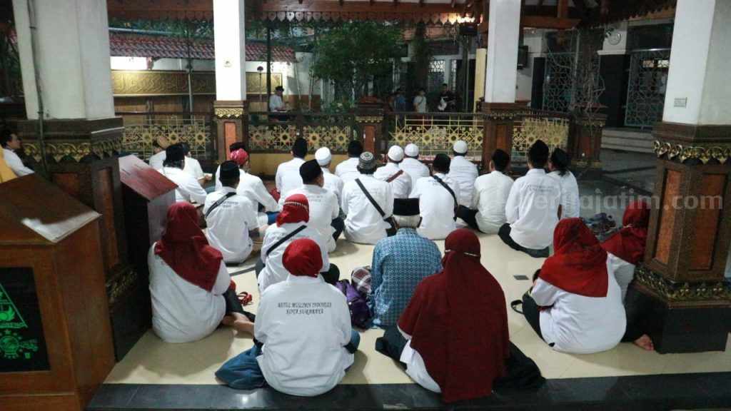 Hari Santri Nasional, Bamusi Surabaya Ziarah ke Makam KH Hasyim Azhari dan Gusdur