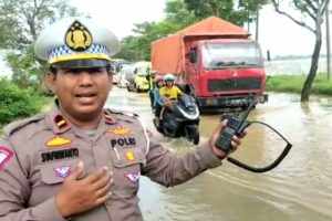 Sungai Nyeburan Sampang Meluap, Jalan Nasional Madura Terendam Banjir