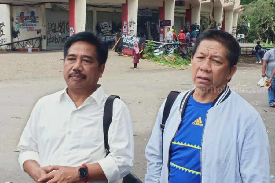 2 Pakar Komunikasi Effendi Gazali dan Suko Widodo Jenguk Keluarga Korban Tragedi Kanjuruhan