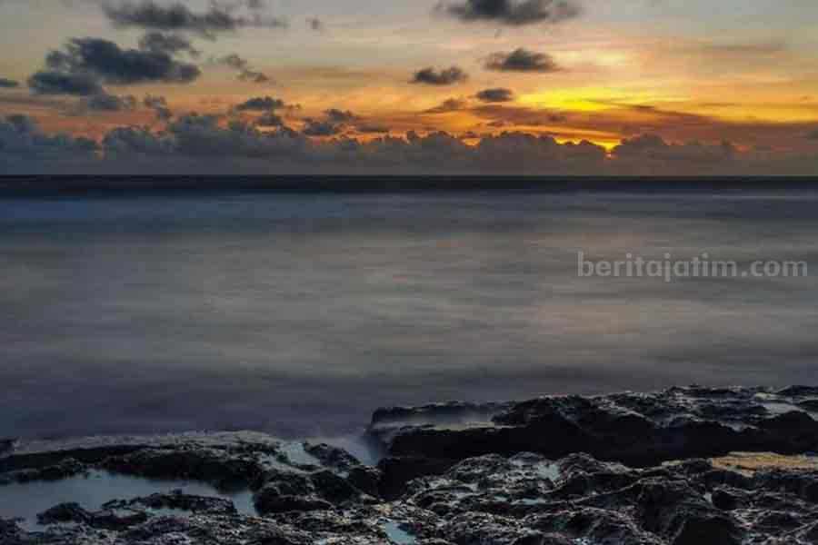 Tidak Seseram Namanya, Pantai Gondo Mayit di Blitar Justru Memiliki Pemandangan yang Mempesona