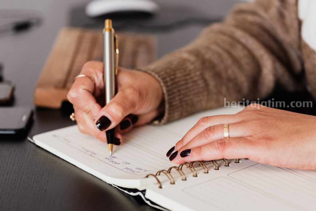 5 Latihan Terbaik Agar Jago Menulis, Salah Satunya Dengan Menulis Buku Harian