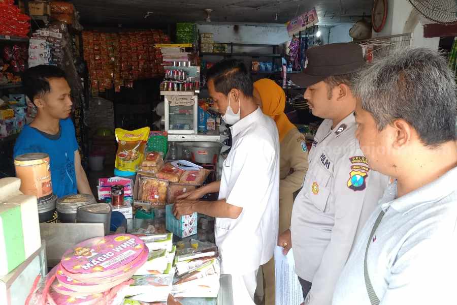 Antisipasi Peredaran Obat Sirup, Polres Probolinggo Patroli Apotek