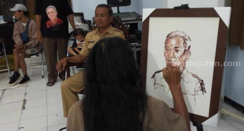 Melukis Wajah Senen di Hari Senin
