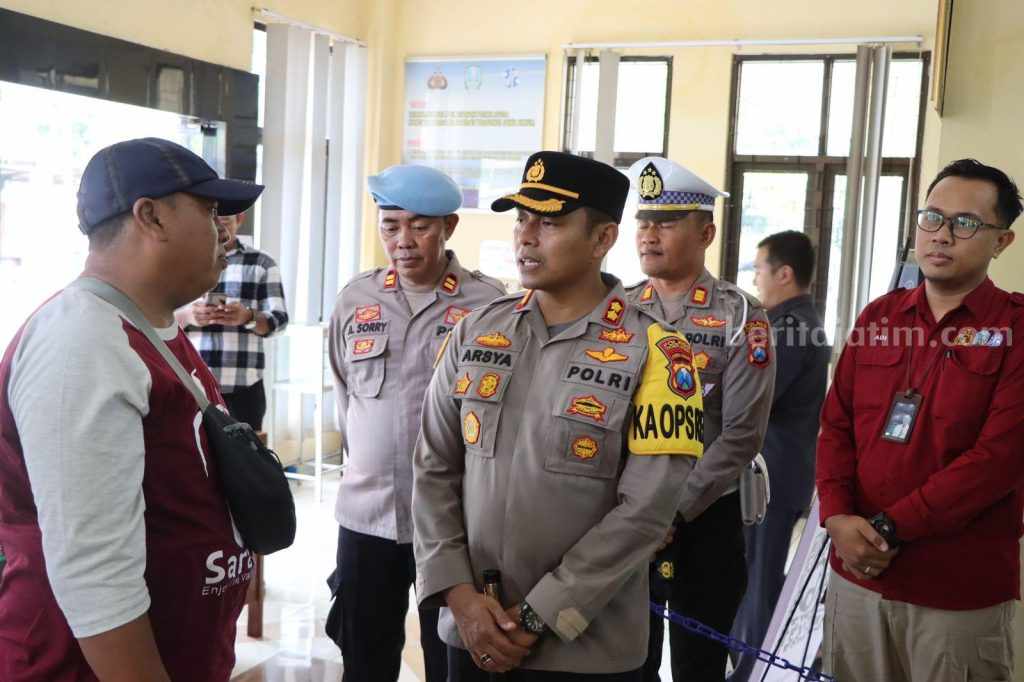 Tingkatkan Pelayanan, Kapolres Probolinggo Sidak Samsat dan SPKT
