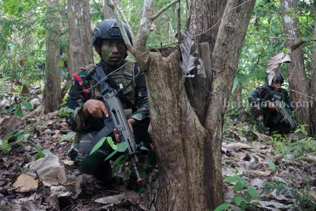 Marinir Latihan Naluri Tempur di Malang Selatan